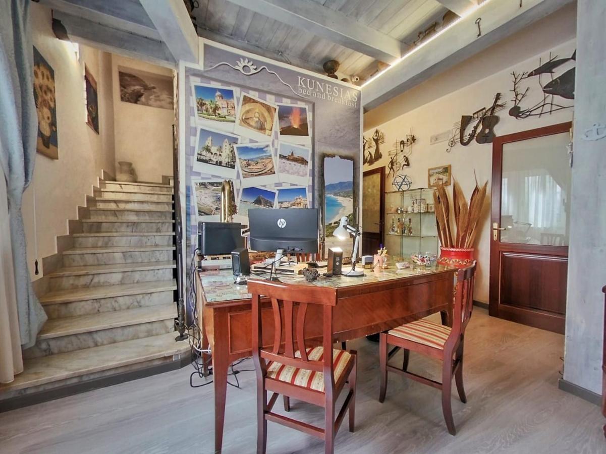 Kunesias B&B Чинизи Екстериор снимка