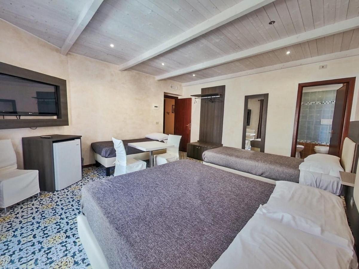 Kunesias B&B Чинизи Екстериор снимка