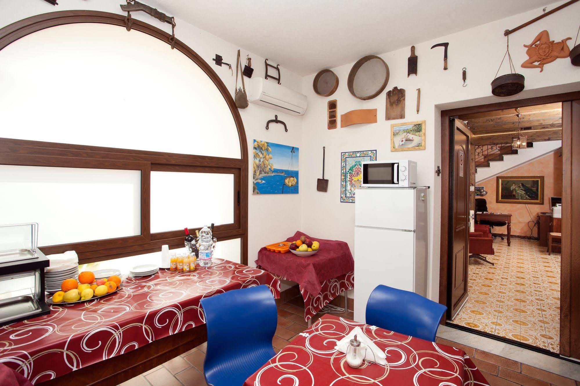 Kunesias B&B Чинизи Екстериор снимка